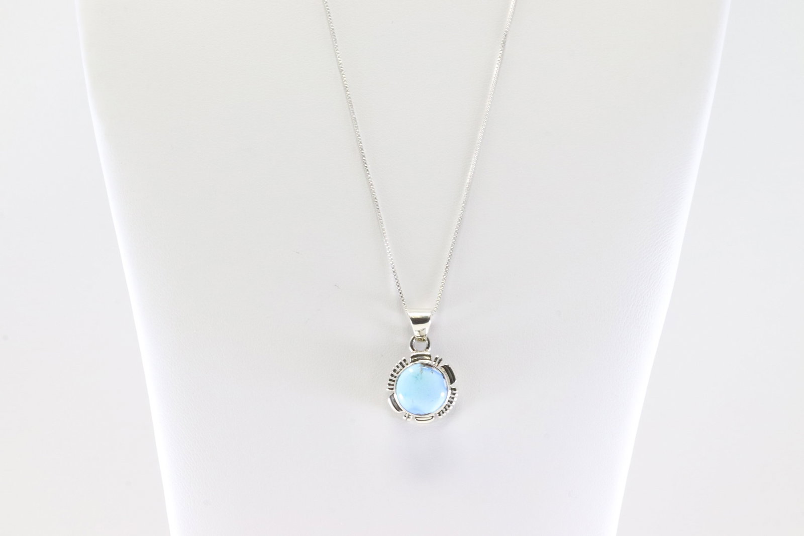 Native America Navajo Sterling Silver Golden Hill Turquoise Pendant with A 925 Necklace.: This is a Native America Navajo Sterling Silver Golden Hill Turquoise Pendant with A 925 Necklace. Necklace length: 18.00"