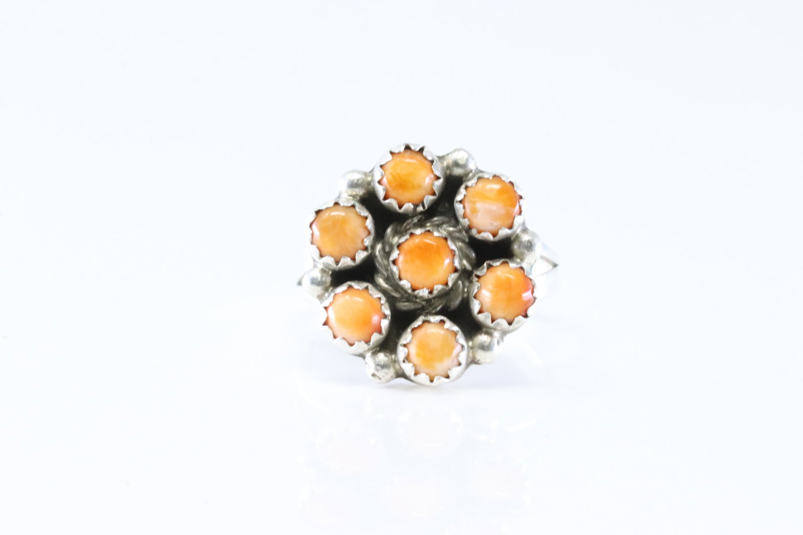 Native America Navajo Sterling Silver Spiny Oyster Ring By B.: This is a Native America Navajo Sterling Silver Spiny Oyster Ring By B. Ring size: 7.00.