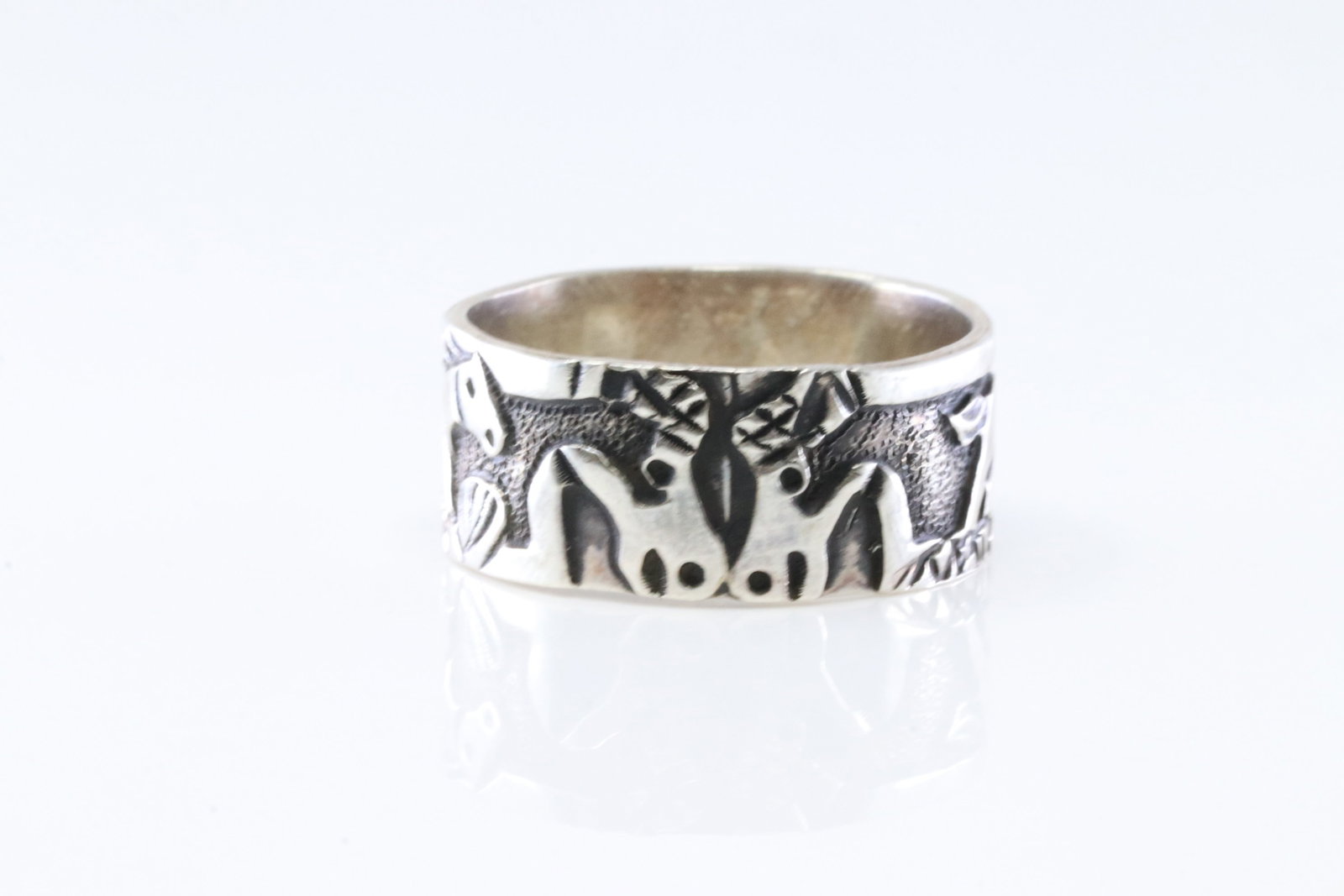 Native America Navajo Sterling Silver Storyteller Horse Ring By B.: This is a Native America Navajo Sterling Silver Storyteller Horse Ring By B. Ring size: 10.75.