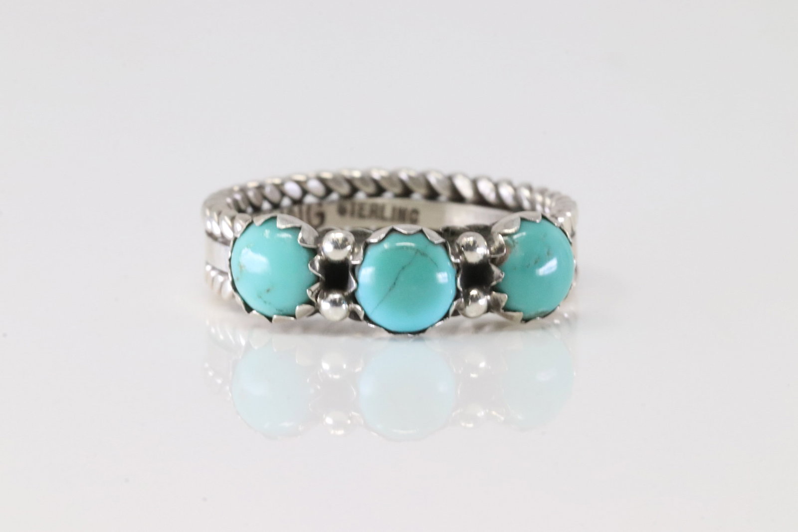 Native America Navajo Sterling Silver Turquoise Ring By R.King.: This is a Native America Navajo Sterling Silver Turquoise Ring By R.King. Ring size: 8.75.