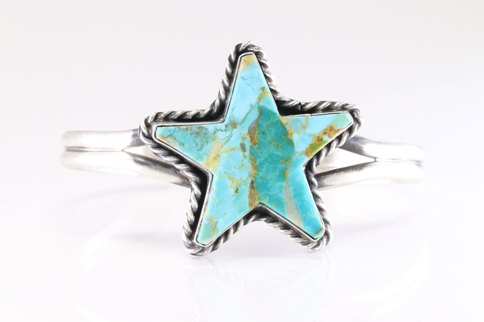 Native America Navajo Sterling Silver Kingman Turquoise Star Bracelet Cuff By Larson Chee.: This is a Native America Navajo Sterling Silver Kingman Turquoise Star Bracelet Cuff By Larson Chee.