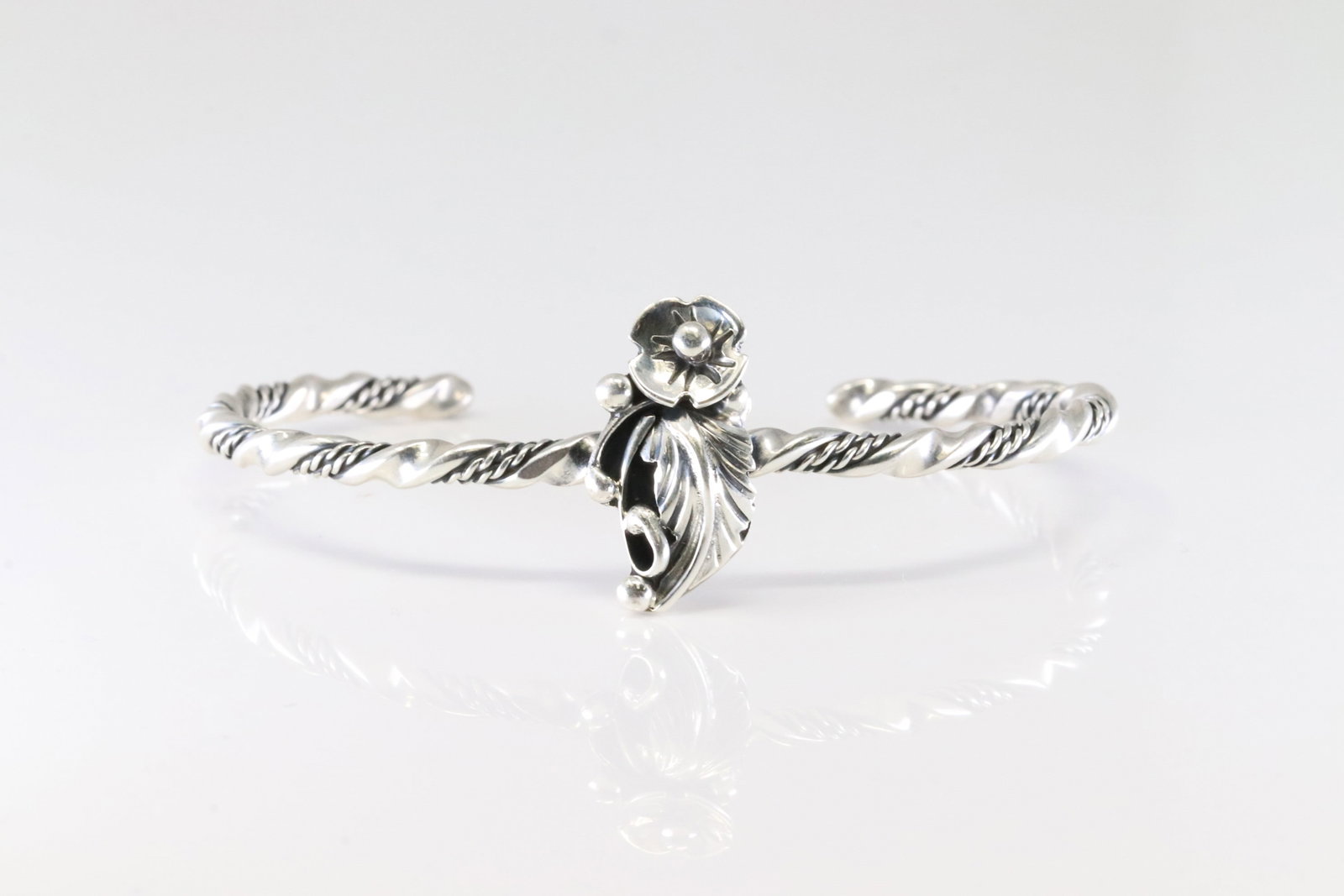 American Sterling Silver Solid Leaf Bracelet Cuff. - 3