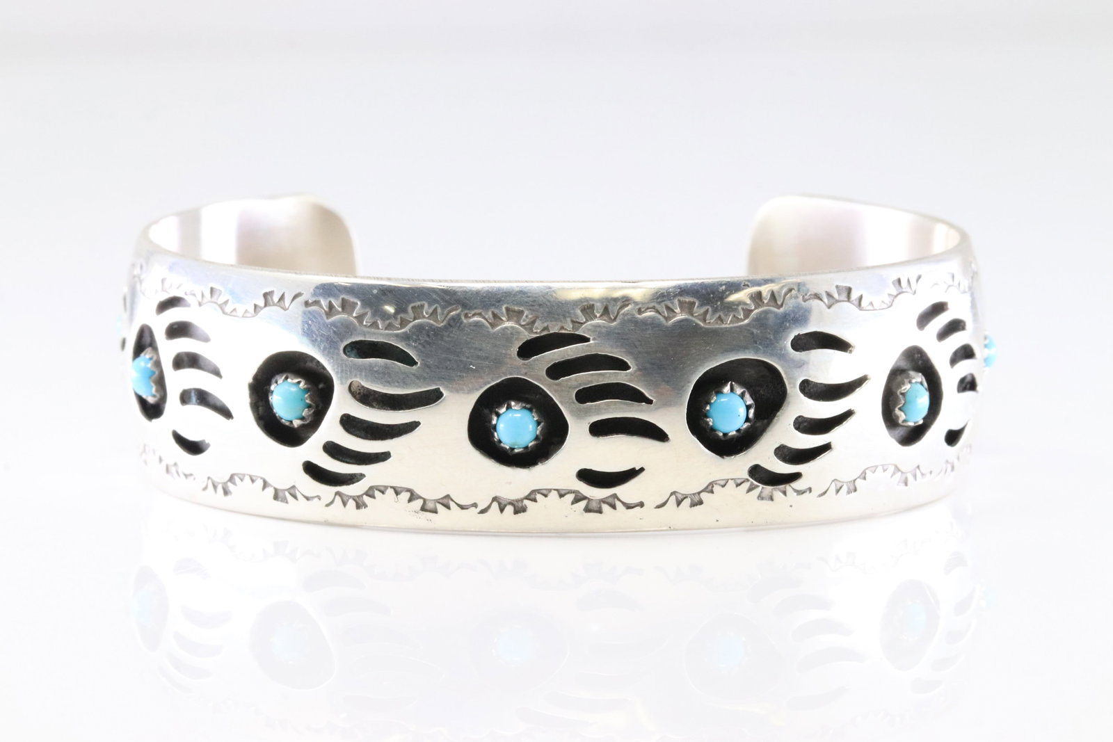 Native America Navajo Sterling Silver Bear Paw Turquoise Bracelet Cuff By Pearlene Spencer.: This is a Native America Navajo Sterling Silver Bear Paw Turquoise Bracelet Cuff By Pearlene Spencer.