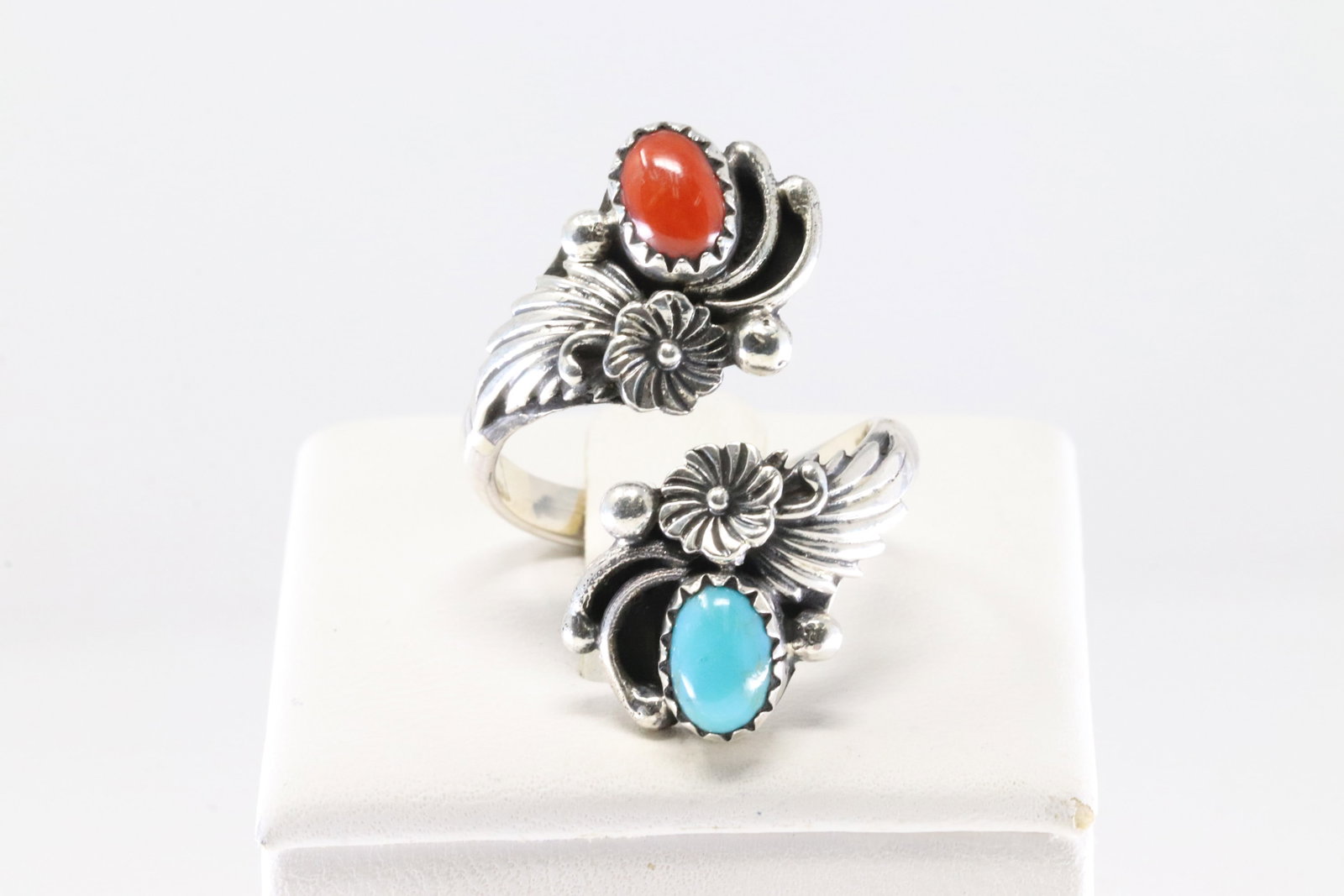 America Sterling Silver Coral & Turquoise Ring.: This is a America Sterling Silver Coral & Turquoise Ring. Ring size: 7.00.