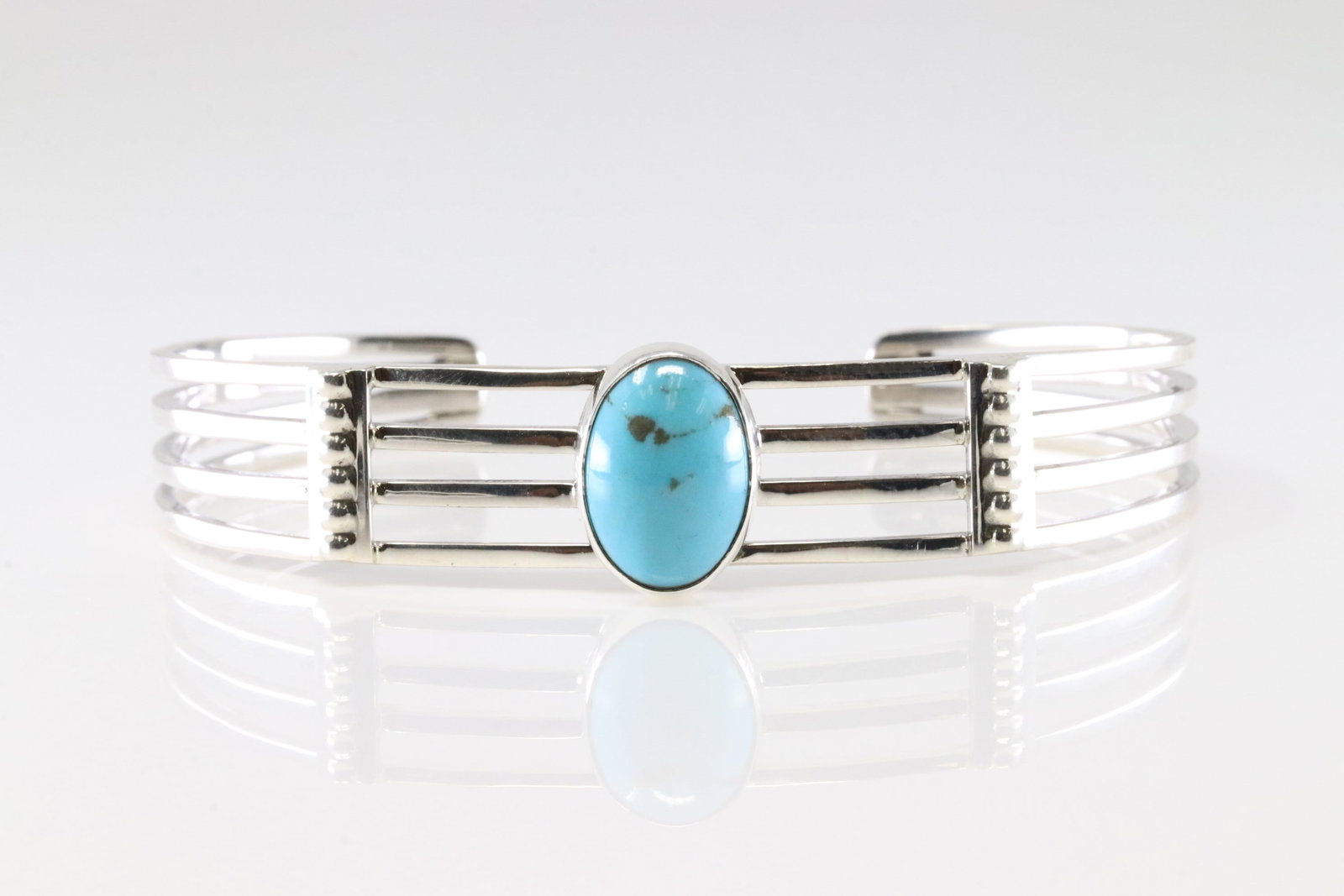 Native America Navajo Sterling Silver Turquoise Bracelet Cuff By Thomas Yazzie.: This is a Native America Navajo Sterling Silver Turquoise Bracelet Cuff By Thomas Yazzie.