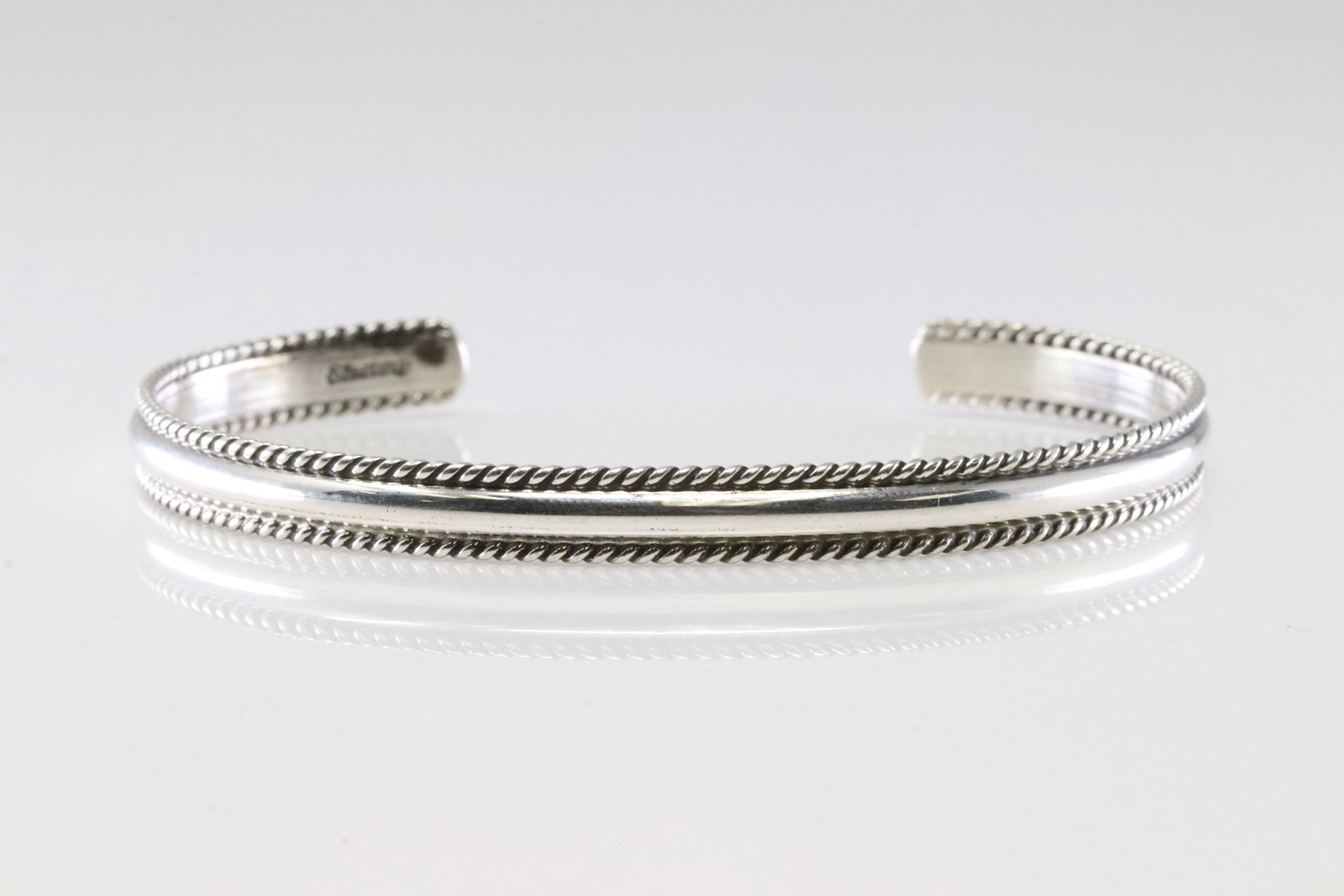 America Sterling Silver Solid Bracelet Cuff. (1 of 4)