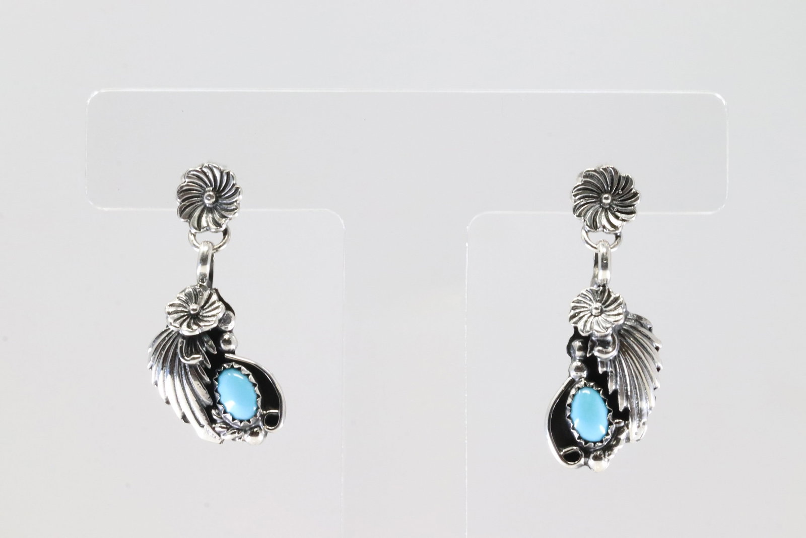 America Sterling Silver Turquoise Post / Dangling Floral Earring's.: This is a America Sterling Silver Turquoise Post / Dangling Floral Earring's.