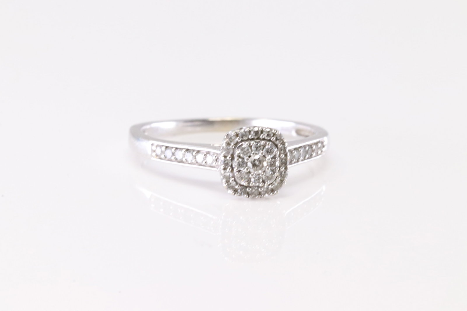 Diamond Ring 10Kt. - 3