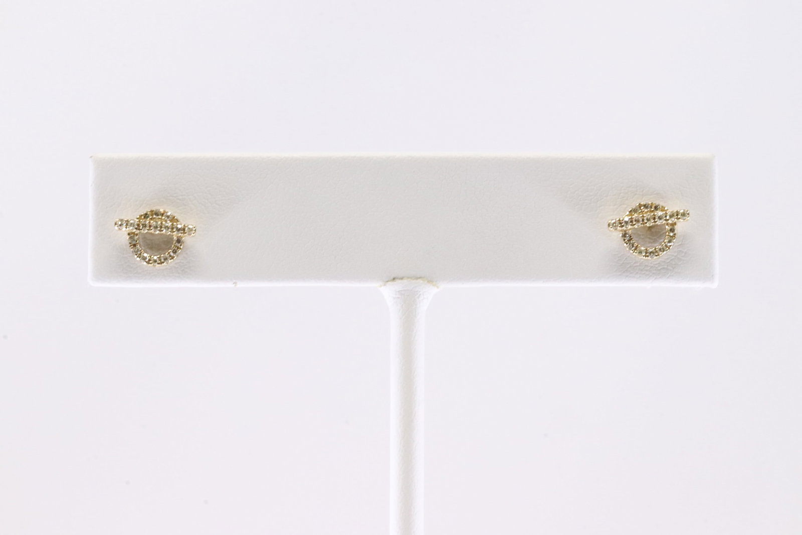 Diamond Stud Earring 10Kt.: 10Kt Yellow Gold Diamond Stud Earring. This Charming Stud Earring's has Sparkling Diamonds. Diamonds weight: 0.16ctw.