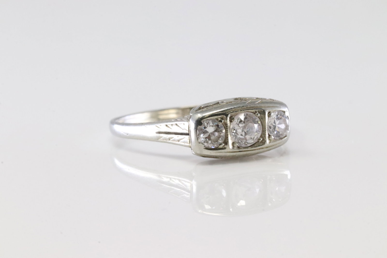Diamond Ring 18Kt. - 2