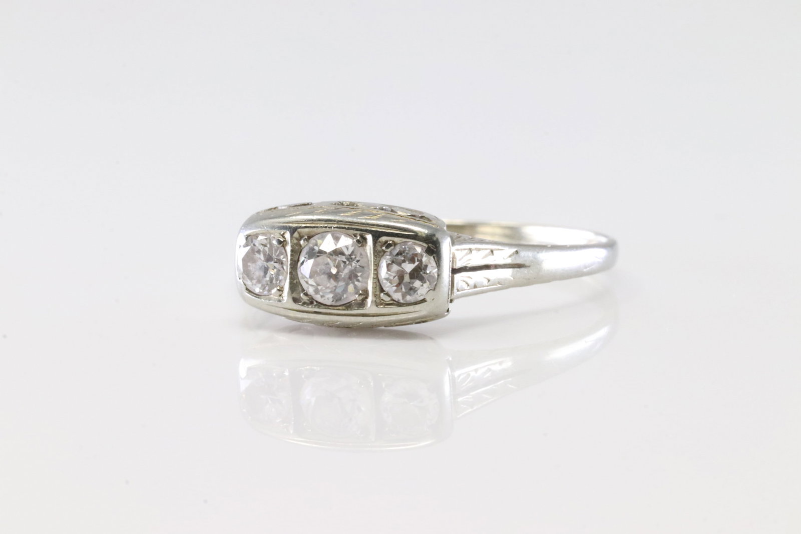 Diamond Ring 18Kt. - 3