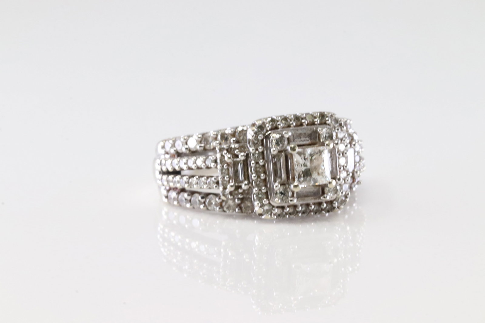 Diamond Ring 14Kt. - 2