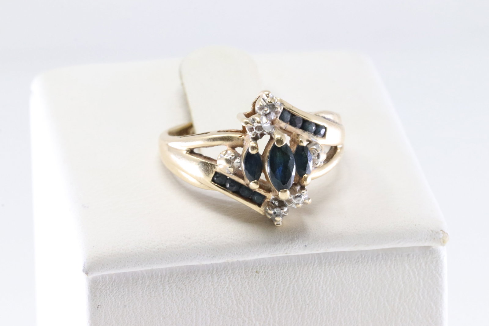 Sapphire Ring 10Kt. - 2
