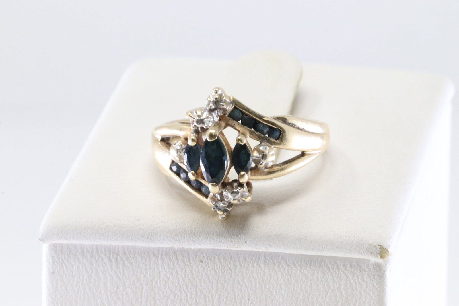 Sapphire Ring 10Kt. - 3