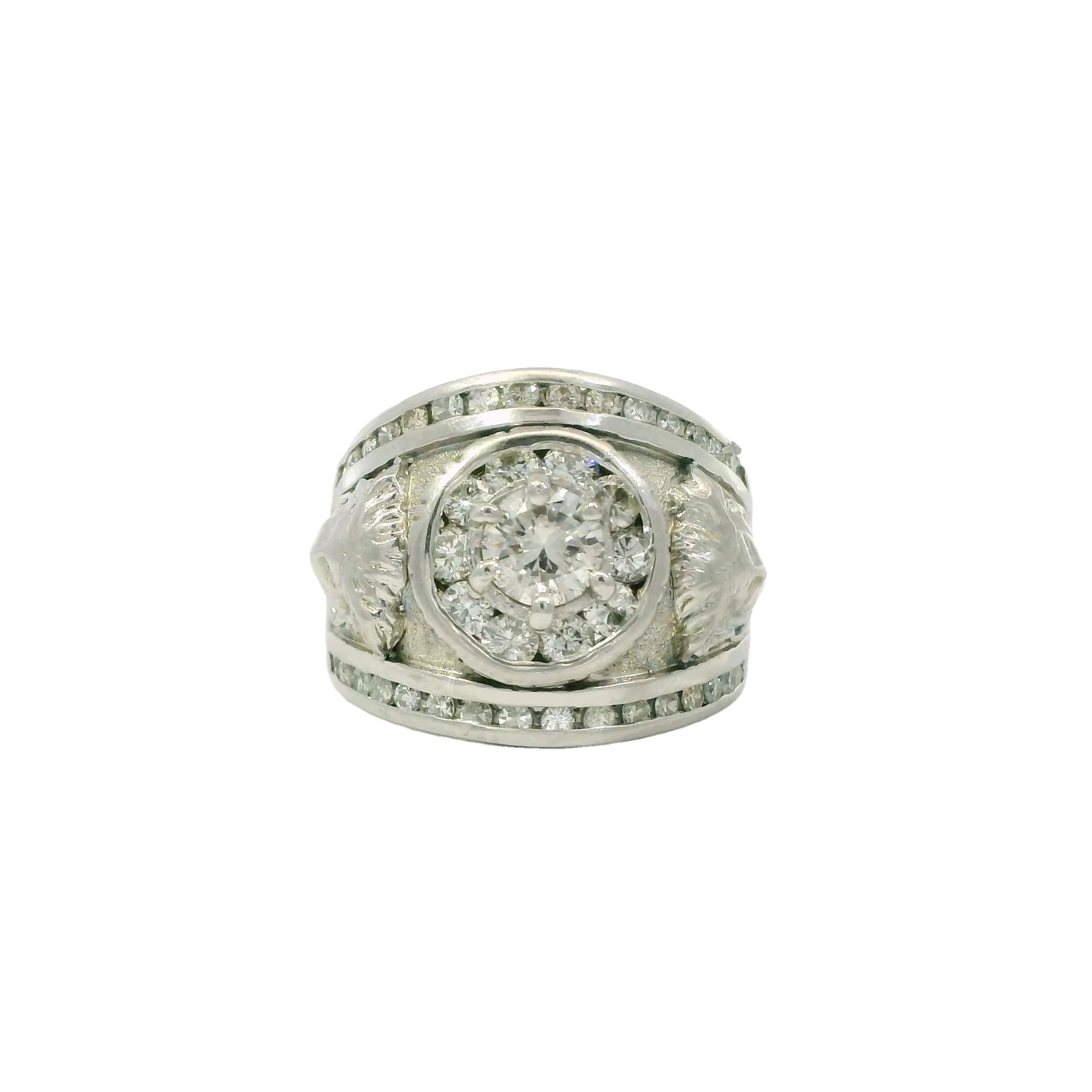 Diamond Ring 14Kt.: 14Kt White Gold Diamond Ring. his exquisite ring showcases a stunning central diamond, surrounded by 43 round diamonds detailing that exudes elegance and sophistication. Perfect for special occasions 