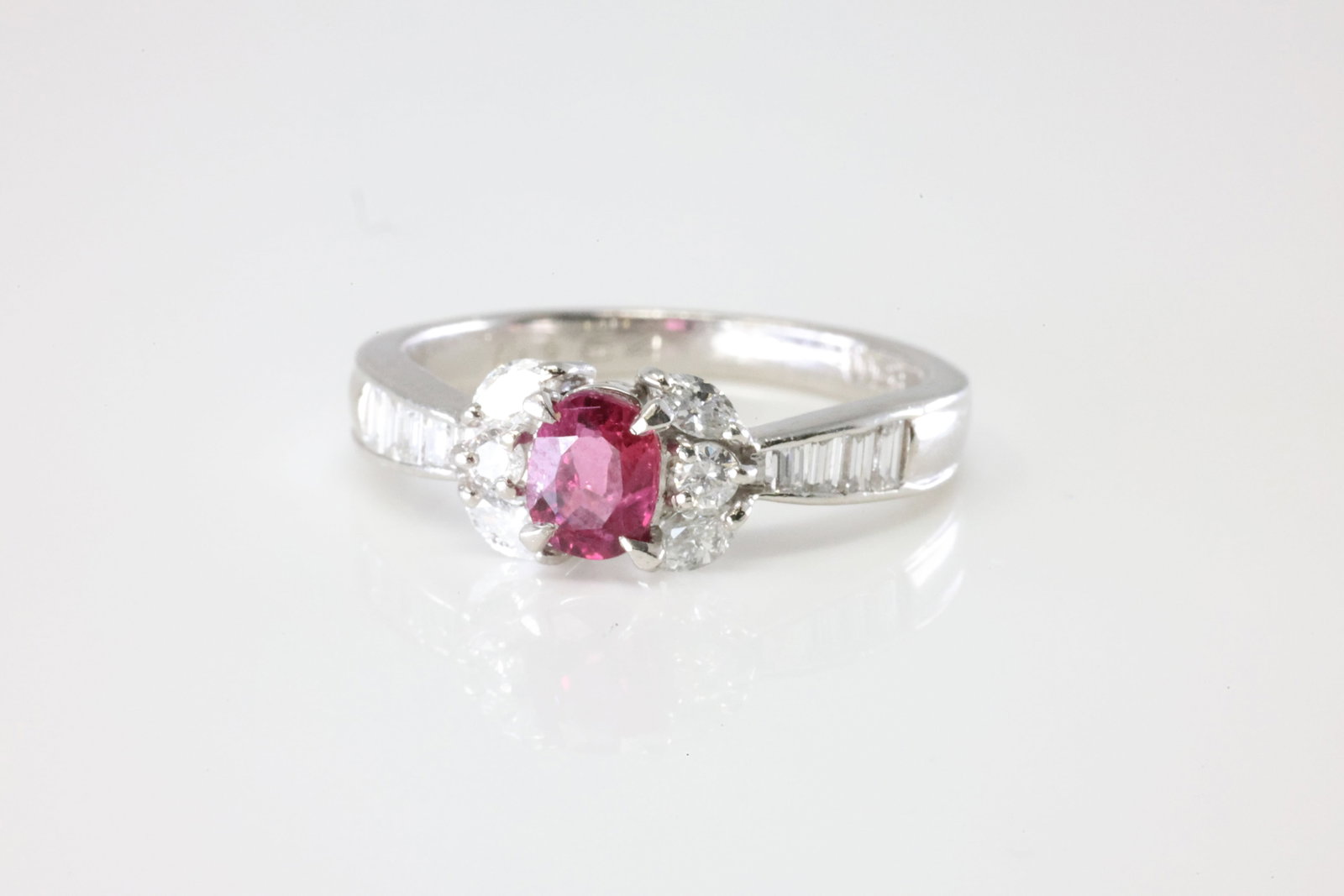 Ruby & Diamond Ring 18Kt. - 2