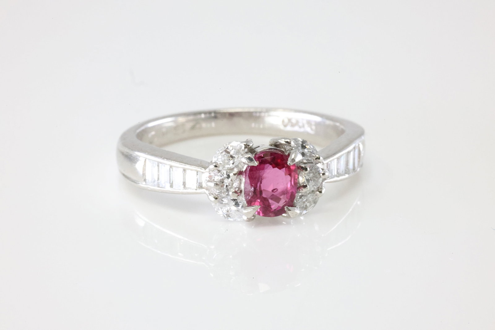 Ruby & Diamond Ring 18Kt. - 3