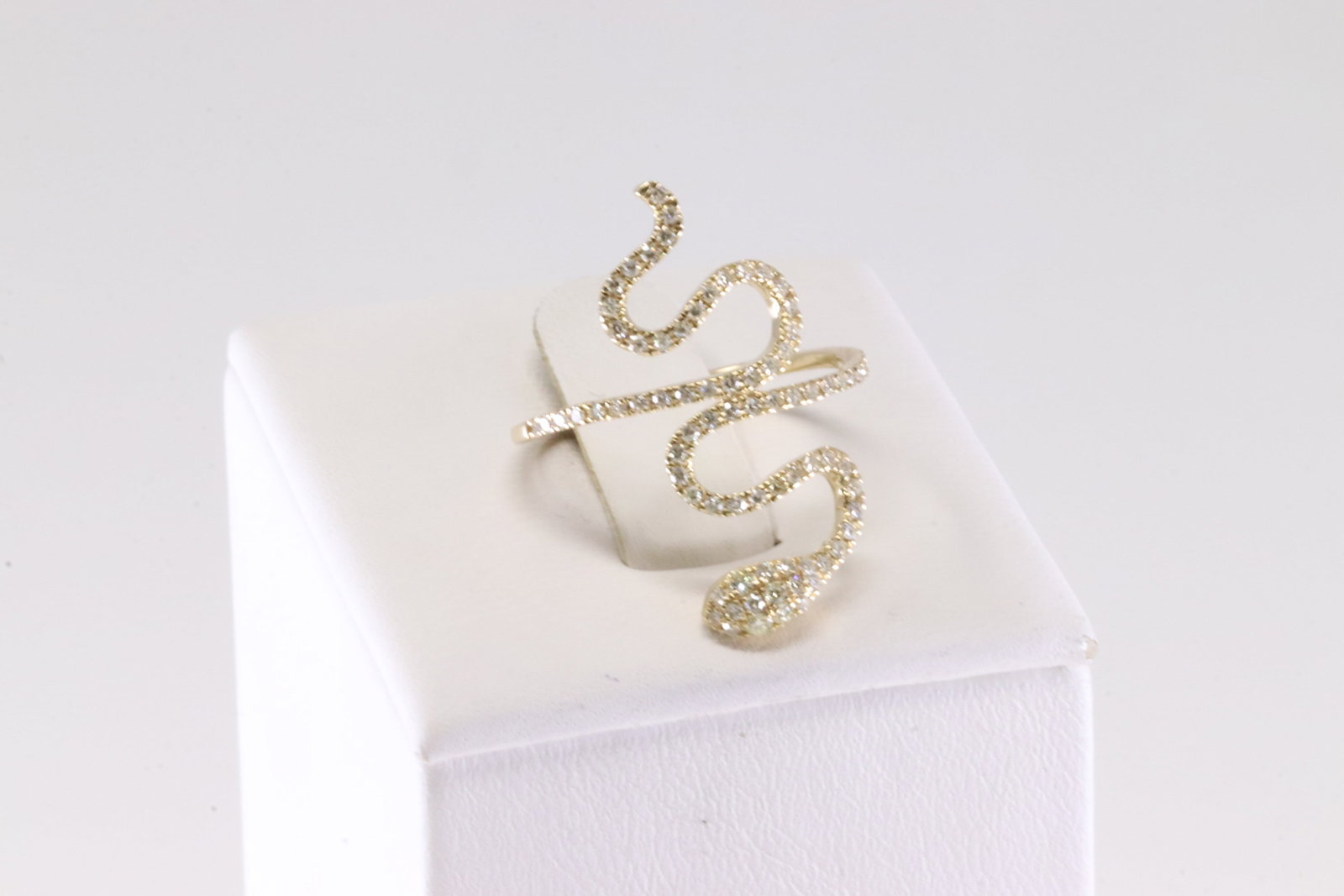 Diamond Ring 10Kt. - 2