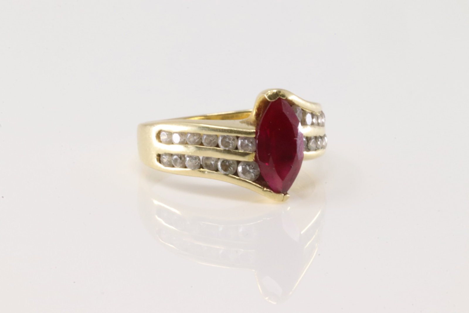 Marquise Ruby & Diamond Ring 18Kt. - 2