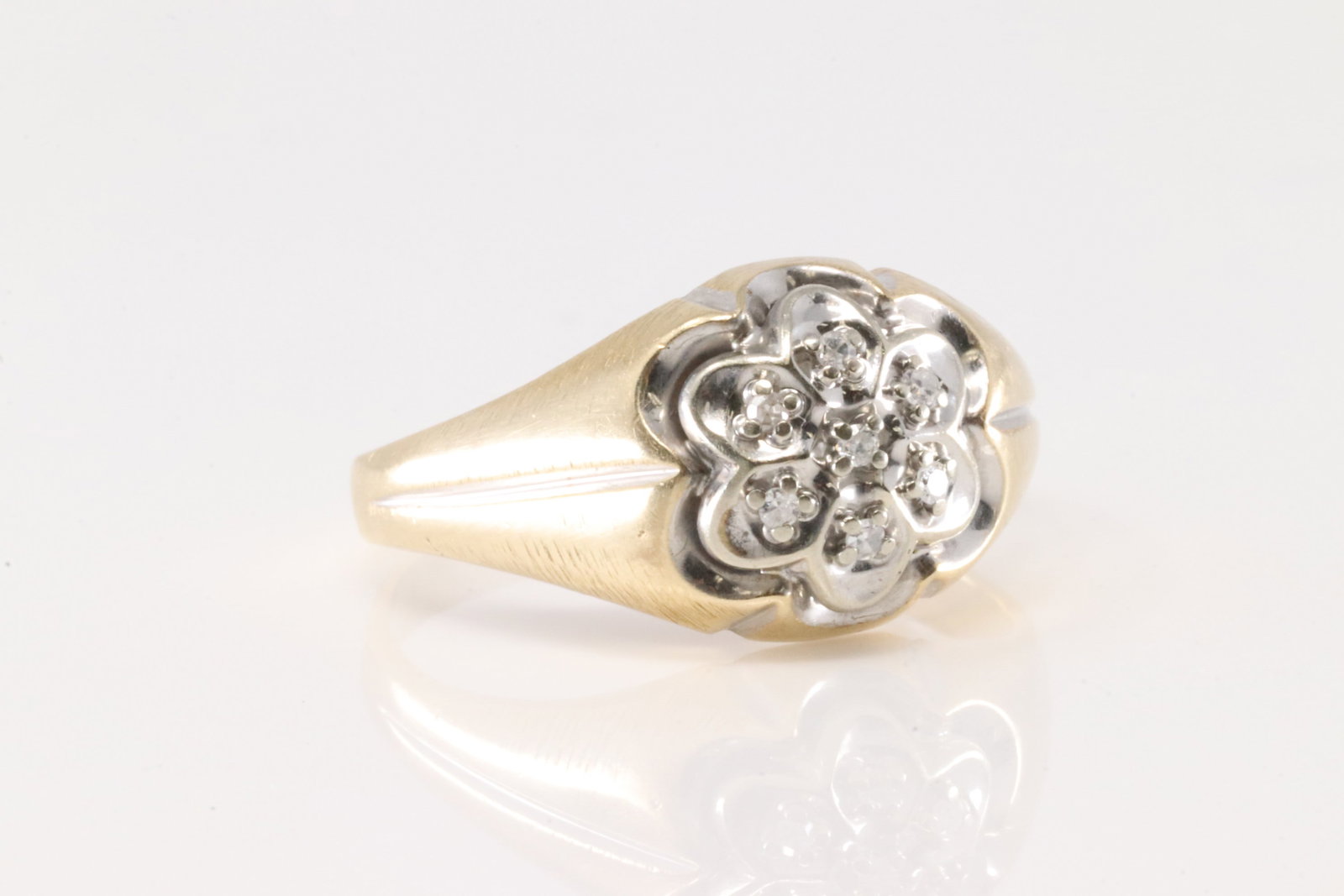 Flower Diamond Ring 10Kt. - 3