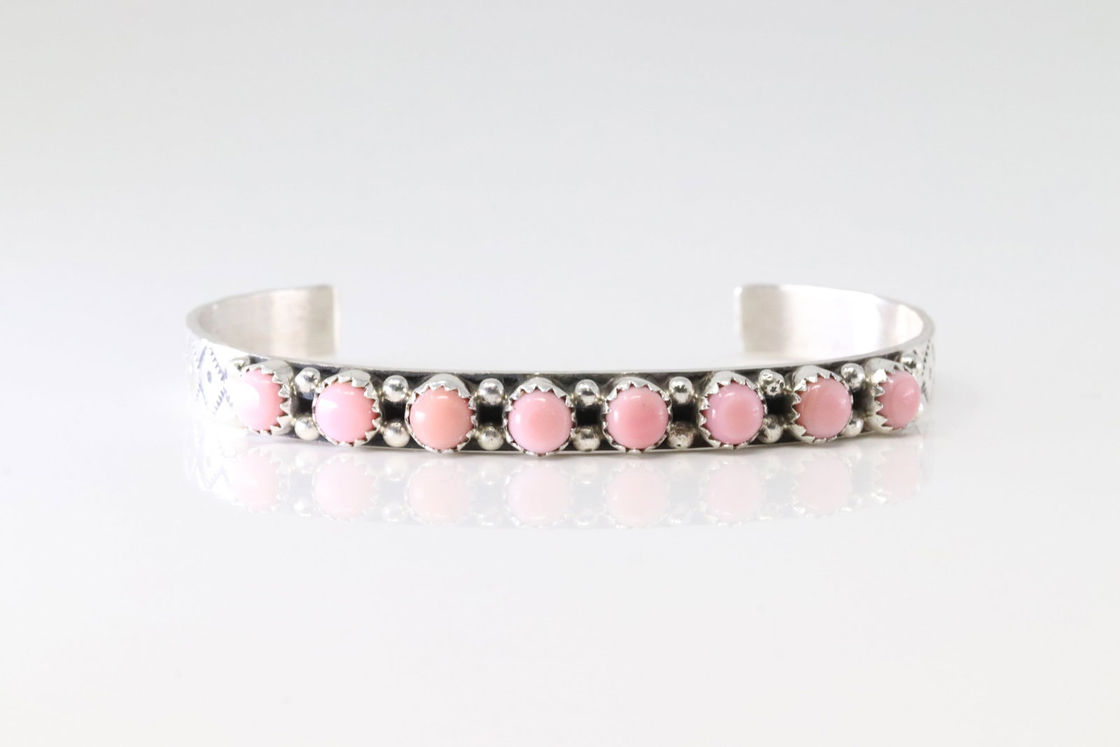 Native America Navajo Sterling Silver Pink Conch Shell Bracelet Cuff By GP.: This is a Native America Navajo Sterling Silver Pink Conch Shell Bracelet Cuff By GP. Stamp GP.
