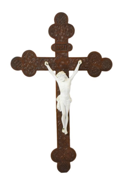Edward Marshal Boehm Type Porcelain Crucifix: A fine porcelain crucifix mounted to a carved cross. Porcelain in the manor of Boehm or Cybis