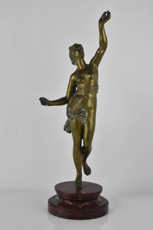 Bronze Sculpture of Venus: Great antique bronze sculpture of Venus, married with an antique base of the period. Measurements approx: 22"H x 6"W