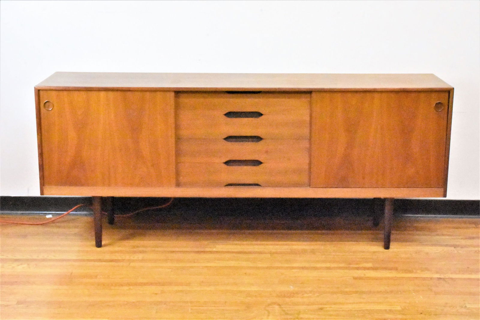 Mid Century Modern Sideboard Cabinet (1 of 6)