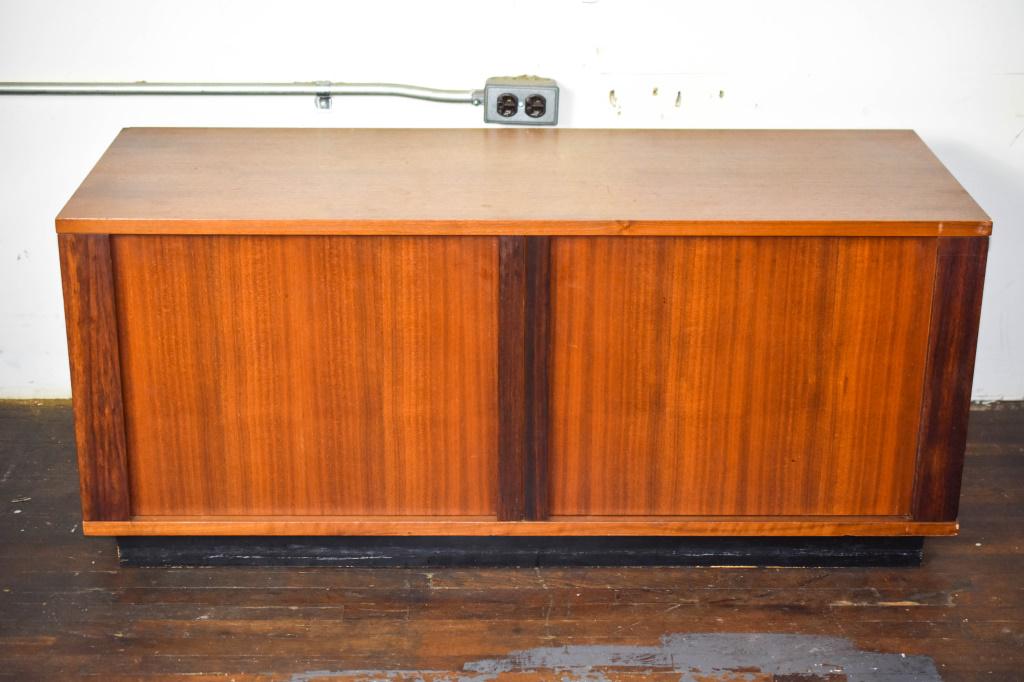 Mid Century Modern Teak Sideboard: Danish, appears to be Teak, sideboard, credenza, (excellent for television stand), no shelves ***Please Note*** There is no in-house shipping of furniture. It is the sole responsibility of the buyer t