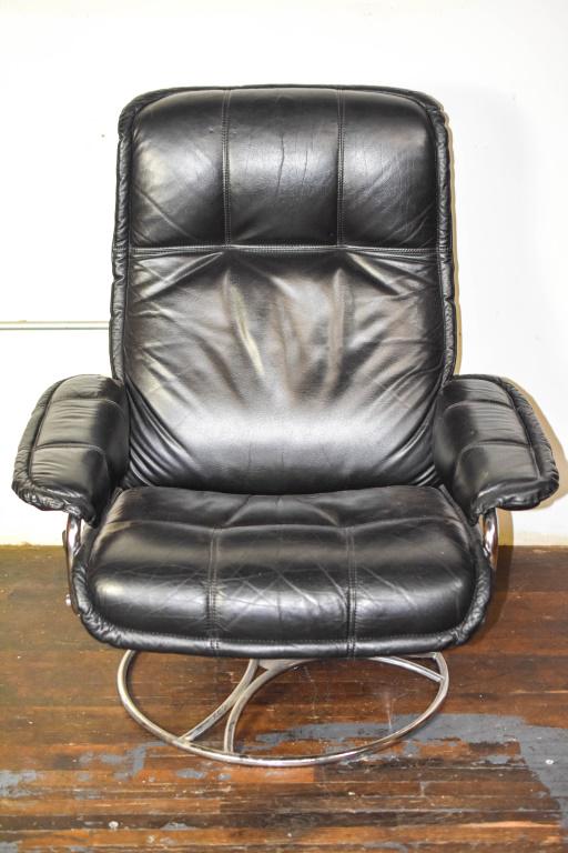 Skoghaug Chair Mid Century Modern: Cool retro recliner chair Skoghaug Industries, Norway ***Please Note*** There is no in-house shipping of furniture. It is the sole responsibility of the buyer to arrange for the pick-up and / or shipp