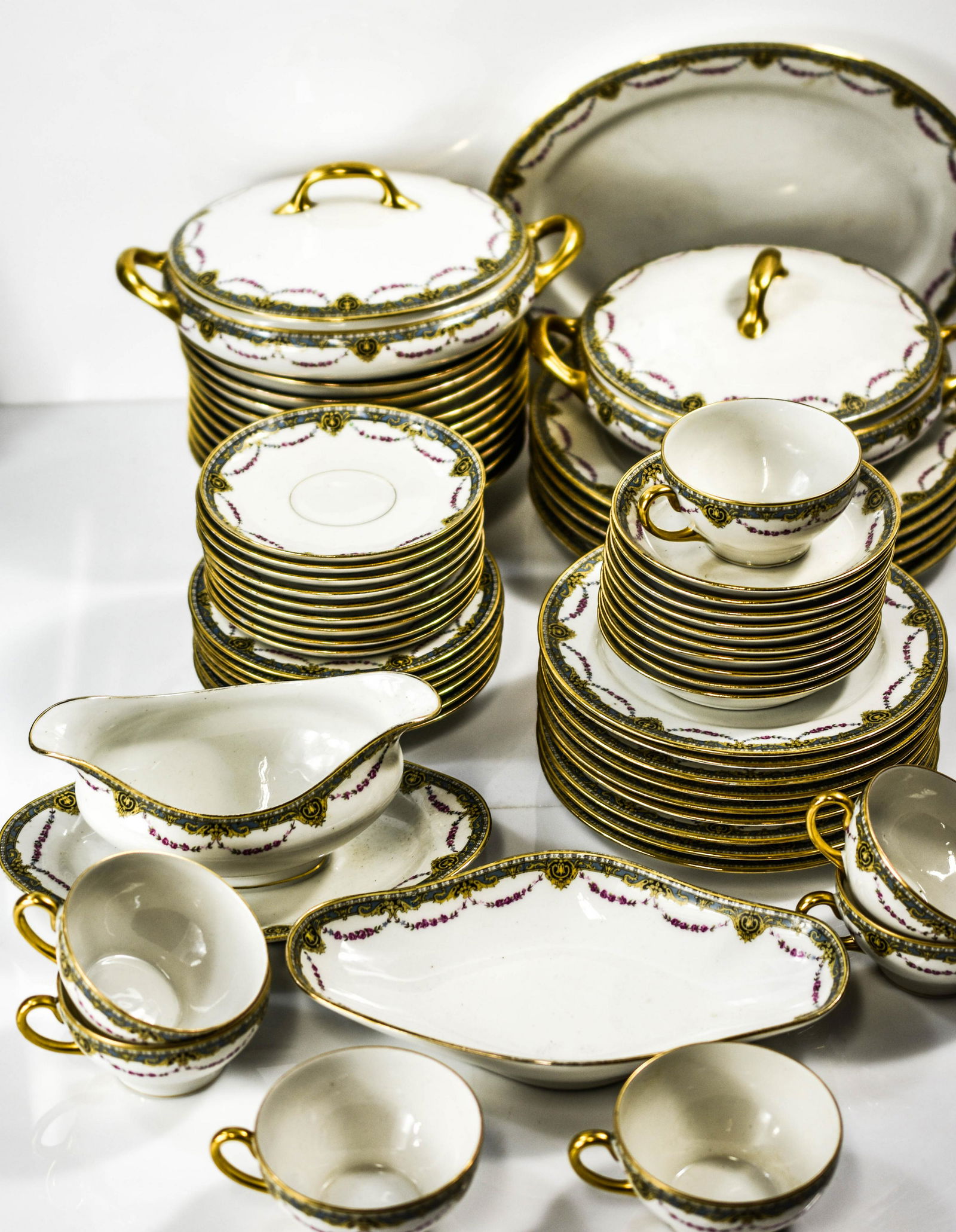 Limoges Partial Dinner Service (1 of 9)