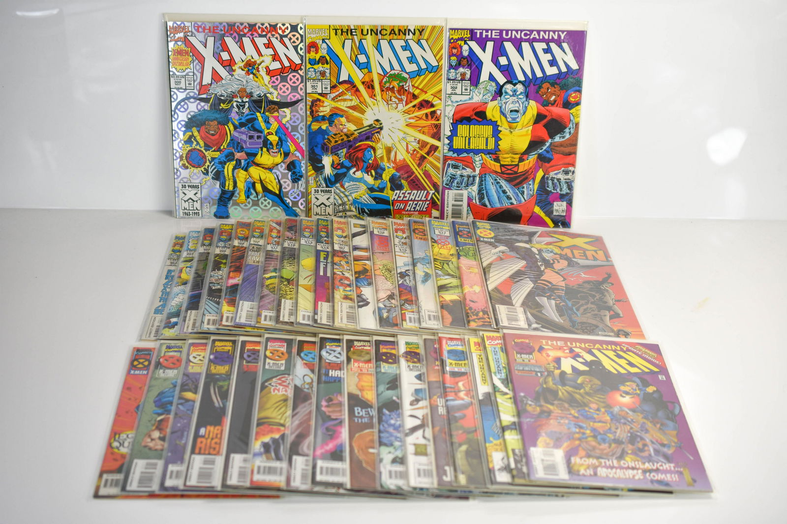 Uncanny X-Men 300 Series Comic Grouping (1 of 4)
