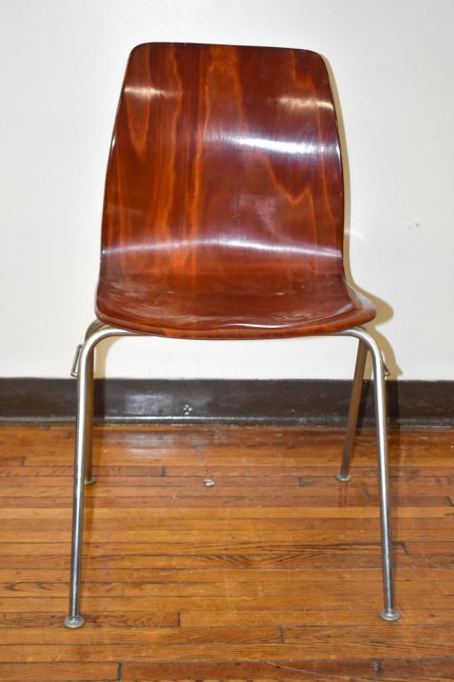 Mid Century Modern Clamshell Bentwood Chair: Includes a mid century modern Royal plywood molded chair with chrome legs. Size: 19"w x 30"h x 18"d