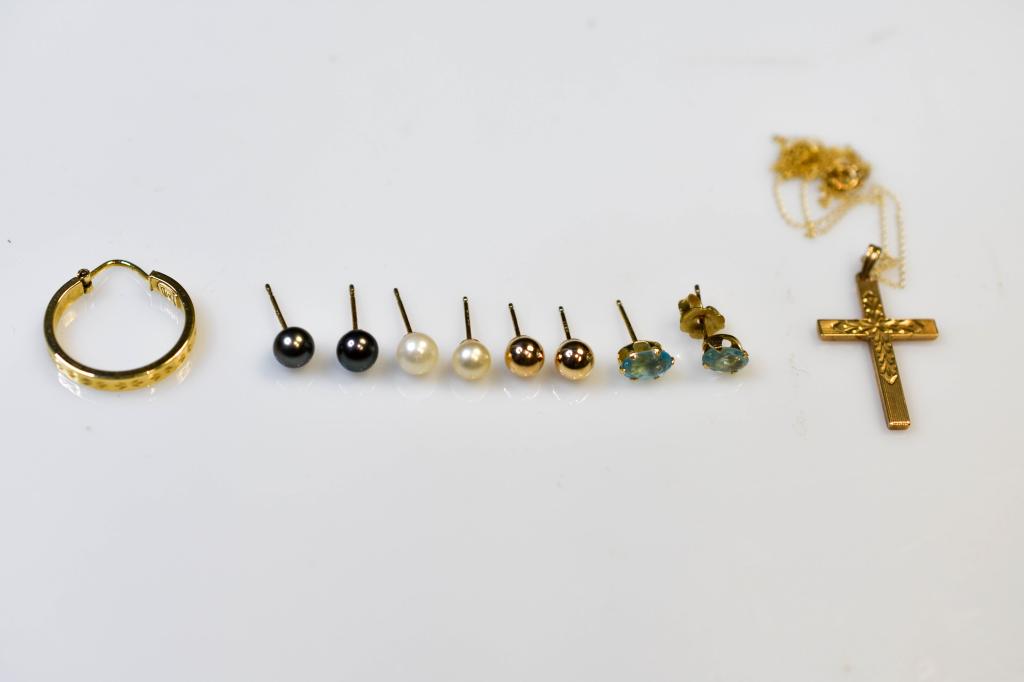 Gold Earrings And Necklace (1 of 6)