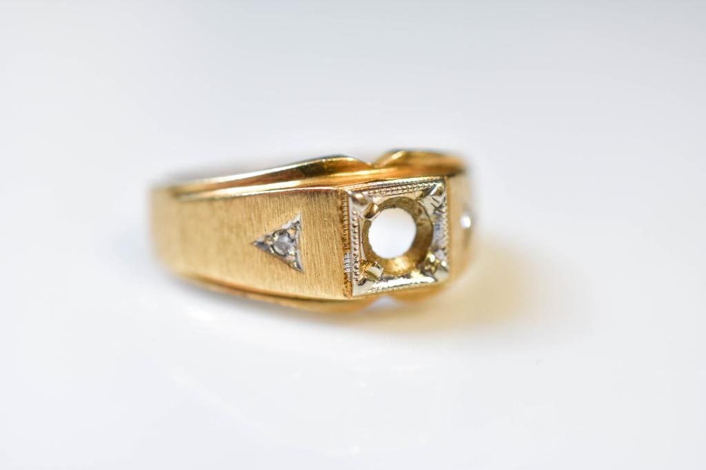 Man's Gold Ring Setting (1 of 4)