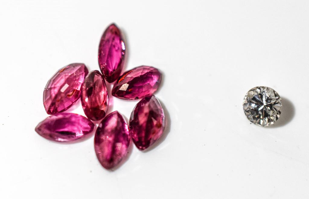 Loose Brilliant Cut Diamond and Rubies (1 of 2)