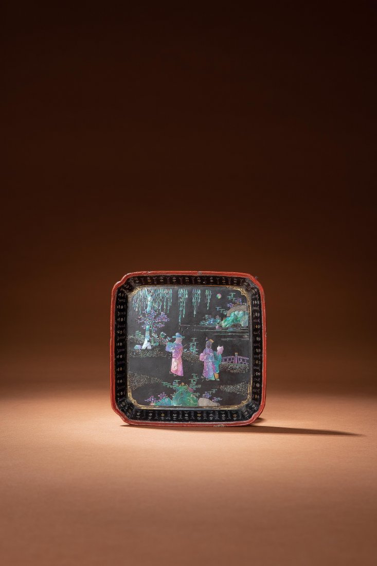 A LACQUER BURGAUTE PLATE, EARLY QING DYNASTY (1 of 3)