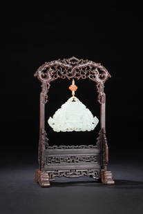 A FINE AND WHITE JADE MUSICAL CHIME, QIANLONG PERIOD: 清乾隆 白玉雙龍磬連座A FINE AND WHITE JADE MUSICAL CHIME, QIANLONG PERIOD, QING DYNASTYH:8.3cm, W:12.9cm
