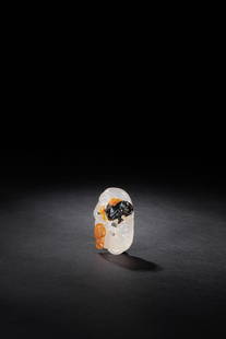 AN AGATE PENDANT MADE IN SUZHOU, QING DYNASTY: 清 蘇州製瑪瑙靈猴採芝巧雕AN AGATE 'MONKEY AND LINGZHI' PENDANT MADE IN SUZHOU, QING