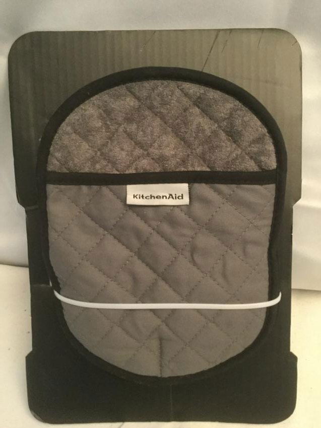 Kitchen Aide Kitchen Gloves (1 of 1)