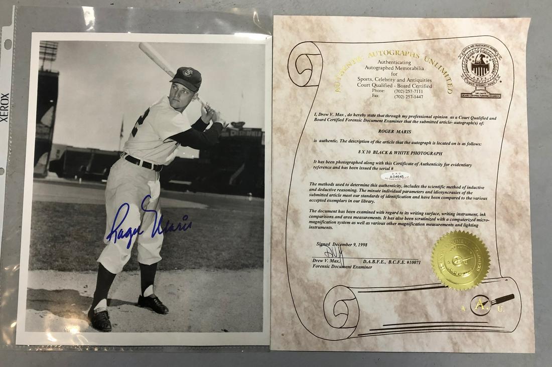 ROGER MARRIS AUTOGRAPH: ROGER MARRIS AUTOGRAPHED PHOTO W/ PAPERWORK