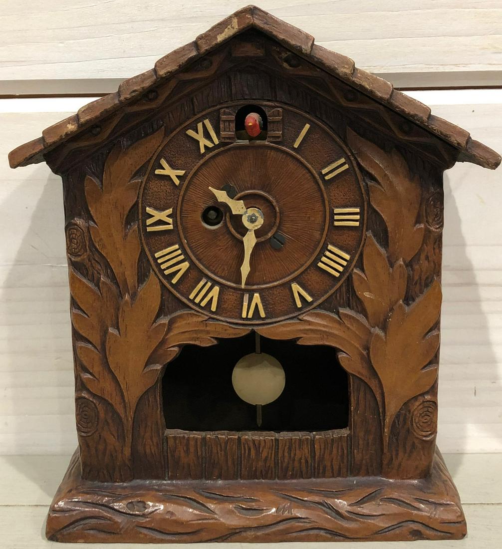 VINTAGE LUX PENDULETTE SHELF CLOCK: VINTAGE LUX PENDULETTE SHELF CLOCK