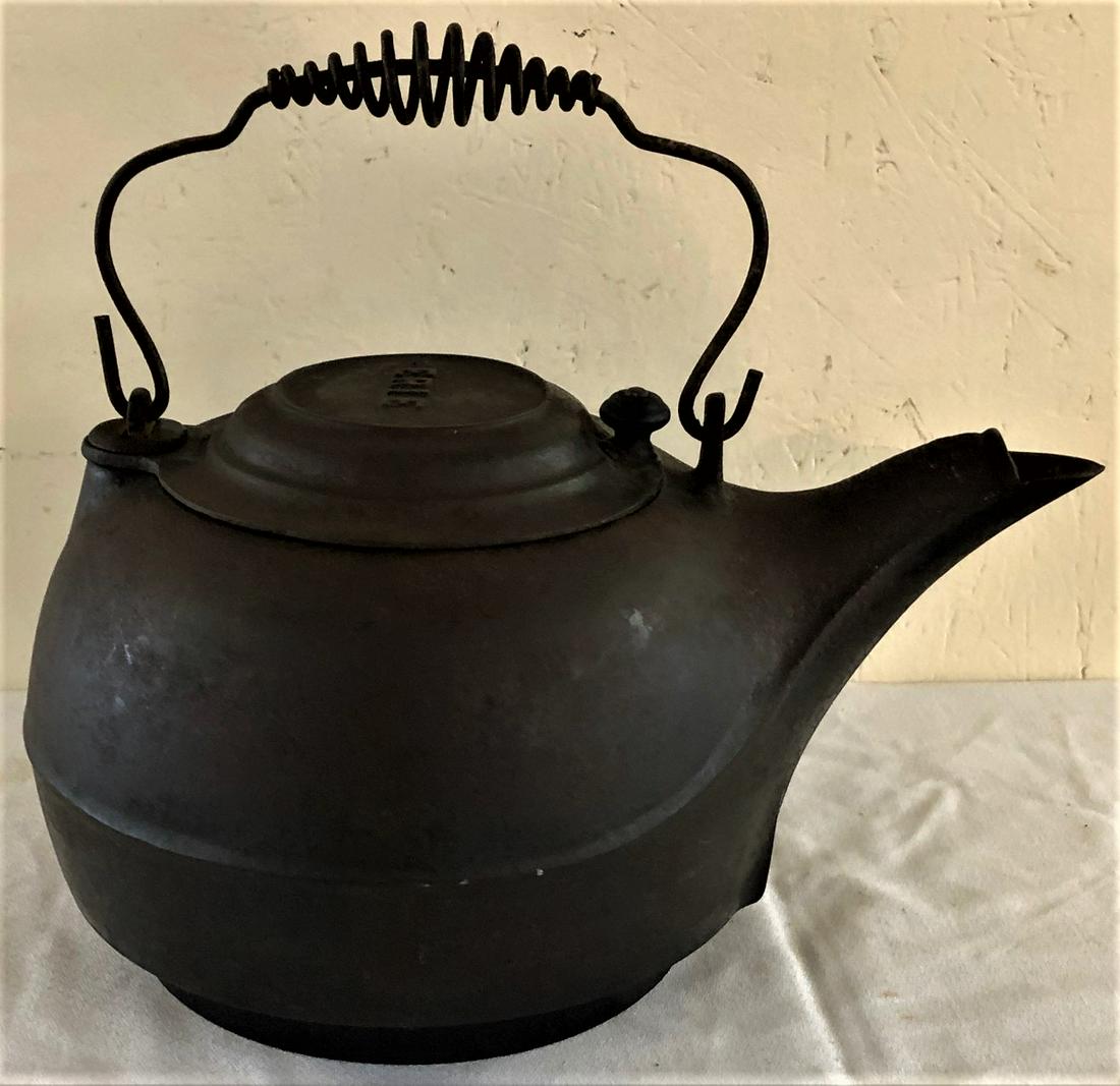 EARLY GRISWOLD "ERIE" CAST IRON TEA KETTLE / TEAPOT: EARLY GRISWOLD "ERIE" CAST IRON TEA KETTLE / TEAPOT