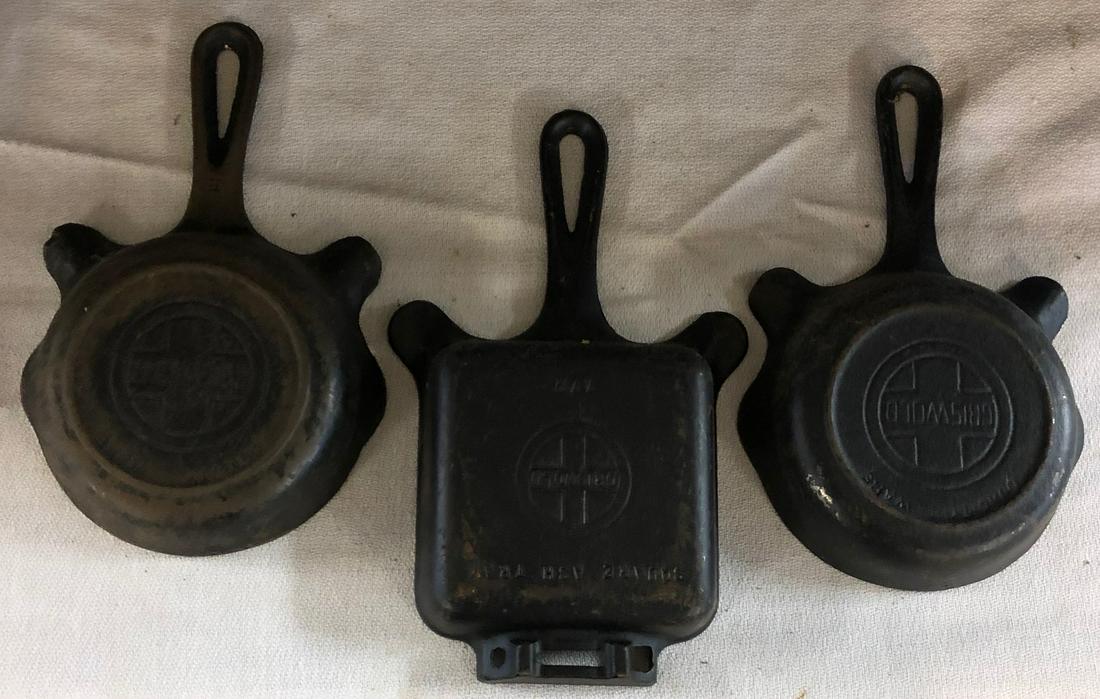 LOT 3 ORIGINAL GRISWOLD CAST IRON SKILLET ASHTRAYS: 2 ROUND AND 1 SQUARE