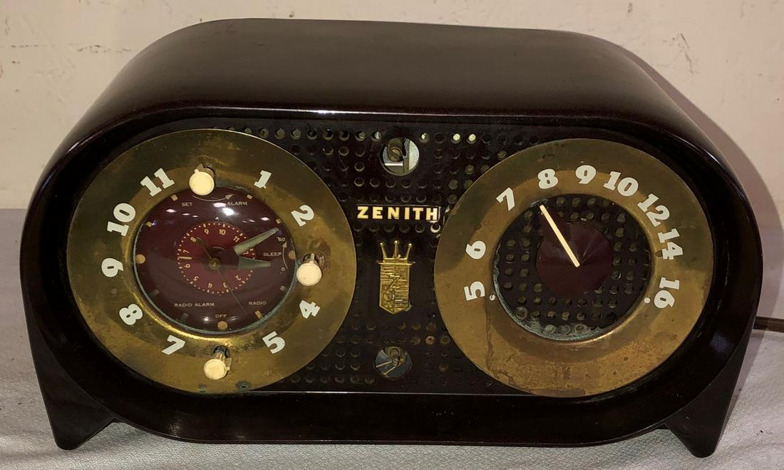 VINTAGE ART DECO DOUBLE DIAL ZENITH BAKELITE TUBE CLOCK: ZENITH RADIO CORPORATION CHICAGO, ILLINOIS U.S.A.
