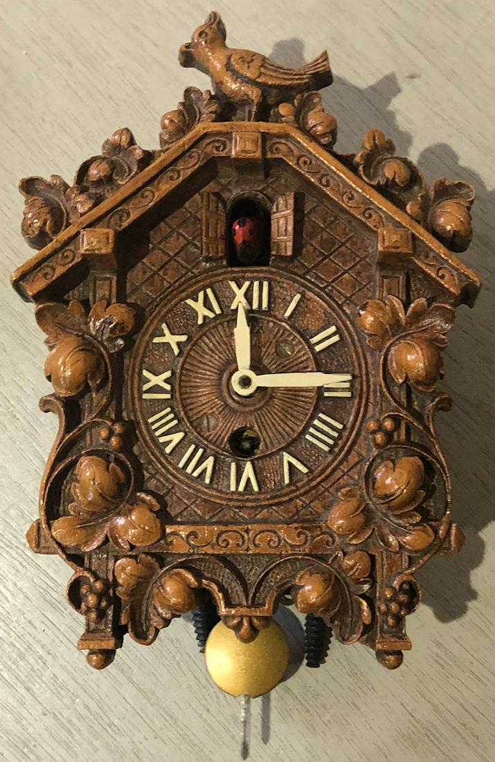 VINTAGE LUX CUCKOO STYLE PENDULETTE WALL CLOCK: BOBBING BIRD - BIRD 'FINIAL' TOP, BRASS PENDULUM AND WEIGHTS - "LUX CLOCK MFG. CO. INC. WATERBURY CONN. U.S.A."