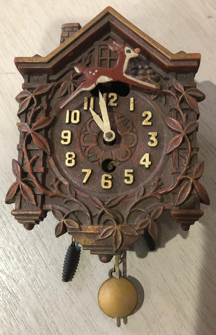 VINTAGE LUX CUCKOO STYLE PENDULETTE WALL CLOCK: CABIN W/ VINES - 'ROCKING / LEAPING' RUDOLPH THE RED NOSE REINDEER - "LUX CLOCK MFG. CO. INC. WATERBURY CONN. U.S.A."