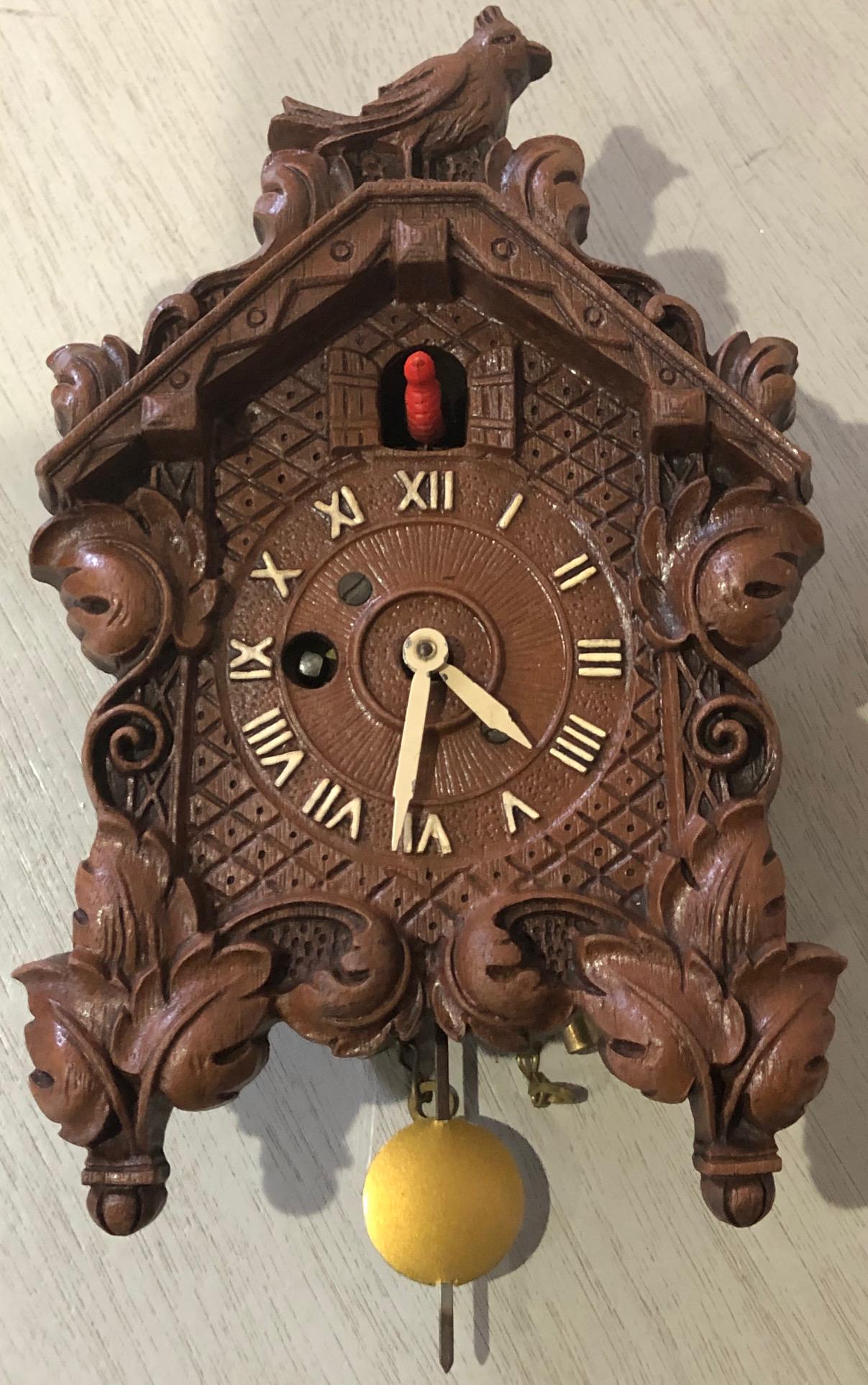 VINTAGE LUX CUCKOO STYLE PENDULETTE WALL CLOCK W/ BIRD: BIRD TOP FACING RIGHT - BRASS WEIGHTS & PENDULUM