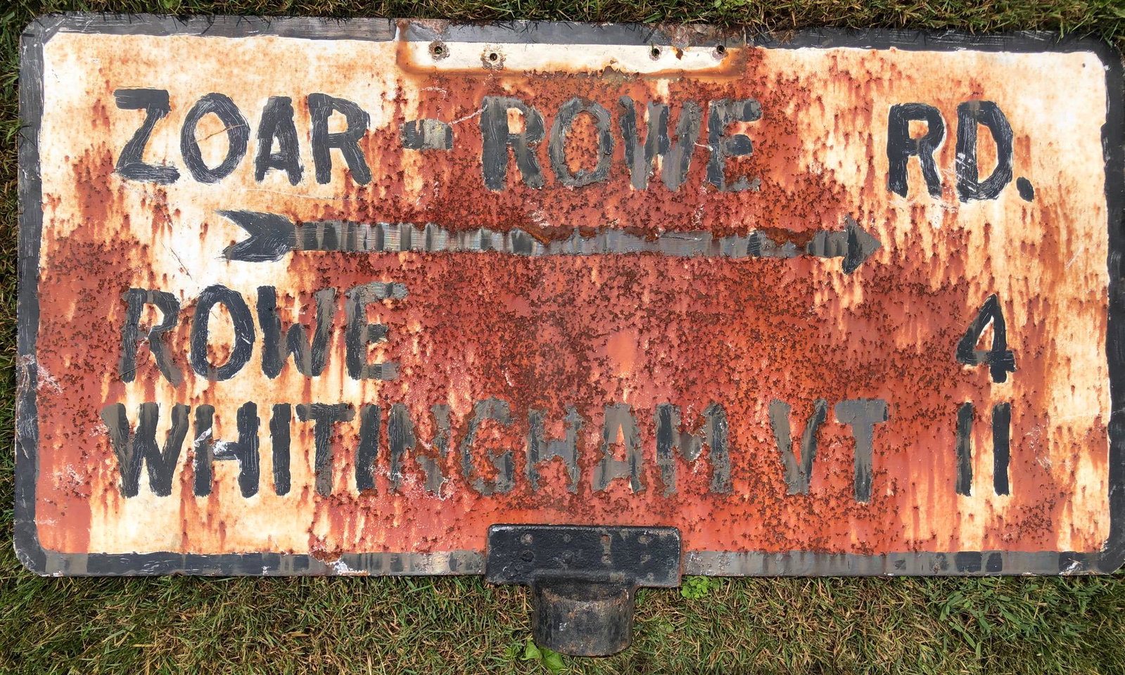 ANTIQUE / VINTAGE HEAVY CAST METAL ROADWAY SIGN: "ZOAR-ROWE RD. / ROWE 4 / WHITINGHAM VT. 11" ROADWAY SIGN - MASSACHUSETTS (BUYER RESPONSIBLE FOR SETTING UP SHIPPING ON THIS LOT)DIMENSIONS:36" X 18 1/2"