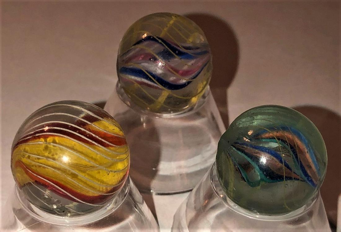 LOT 3 EARLY HAND MADE GLASS SWIRL MARBLES (1 of 16)